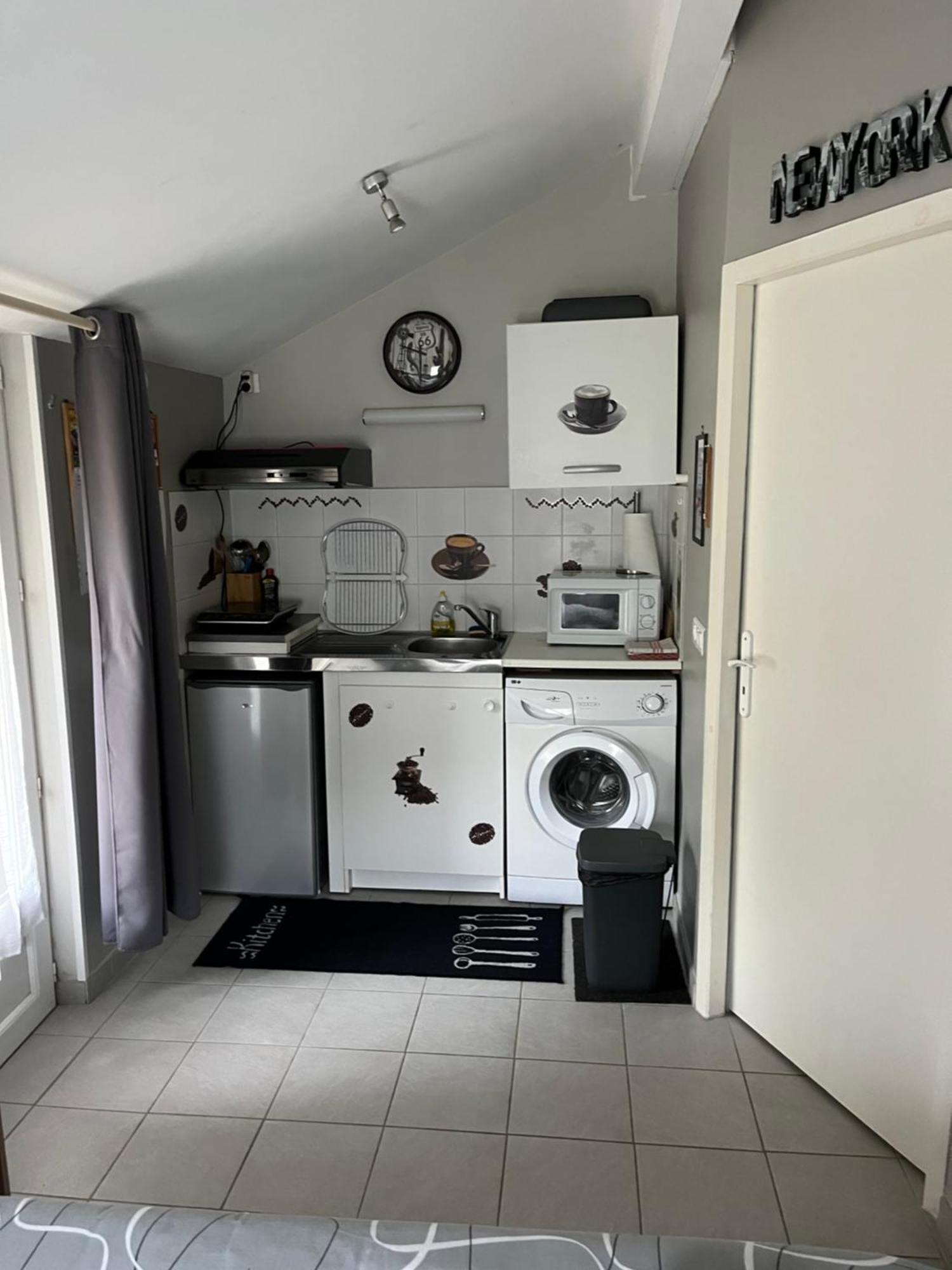 Le Velo Rouge Apartment La Douze ภายนอก รูปภาพ